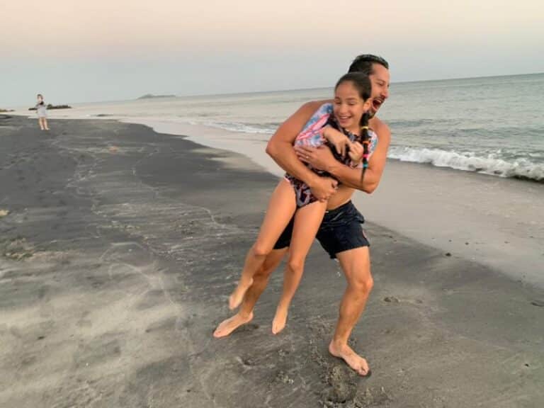 Raquel and her dad
